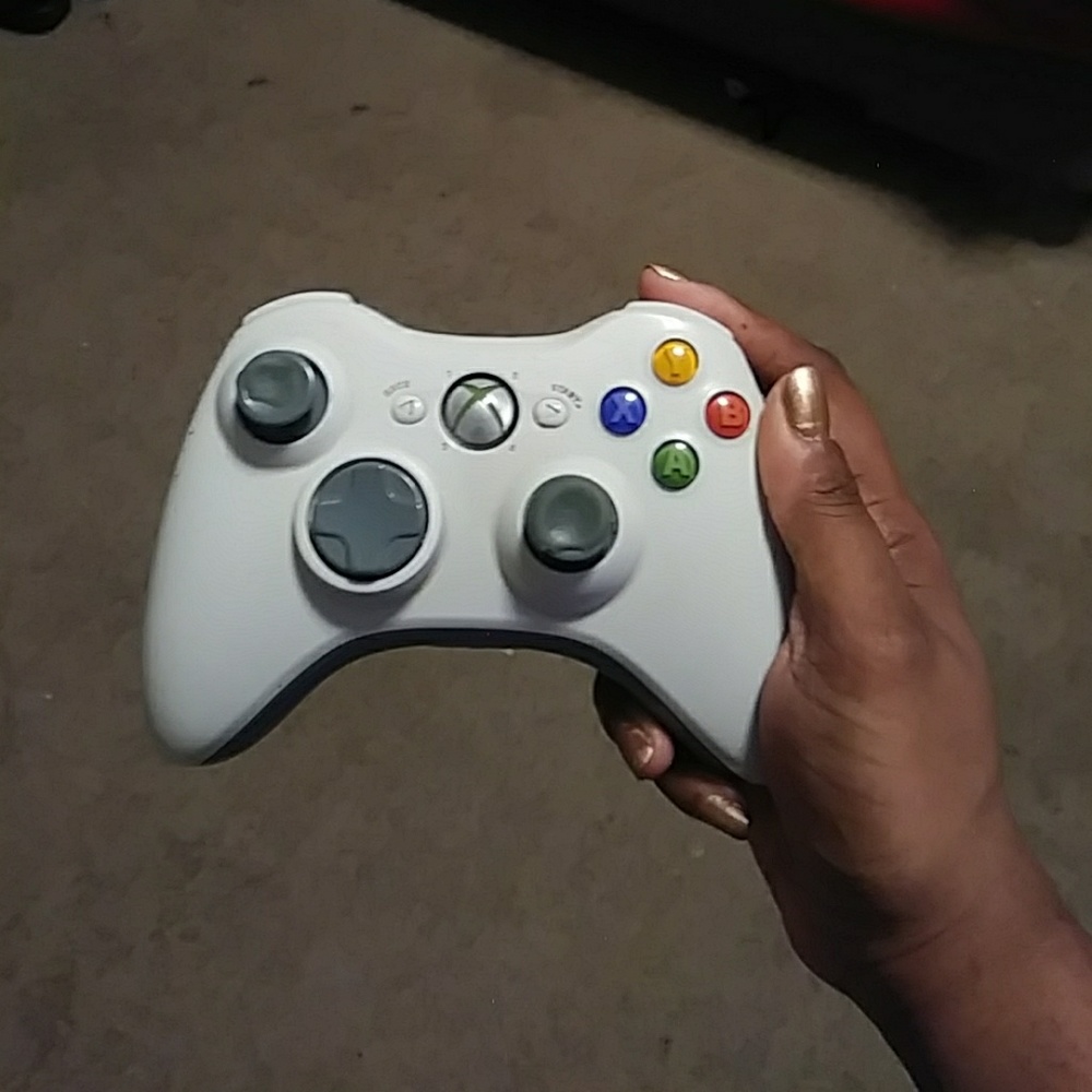 XBox 360 - Picture 2 of 4